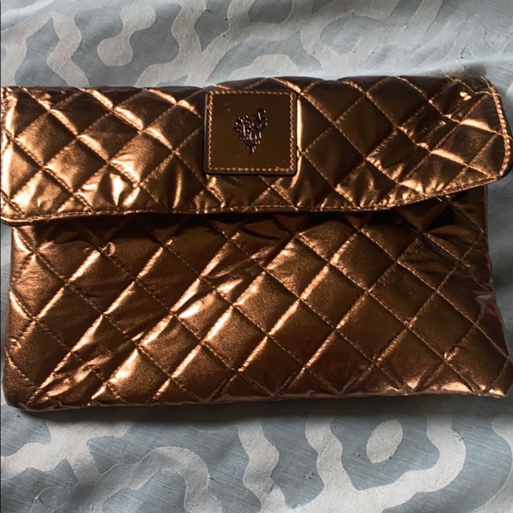 Younique beachfront clutch
